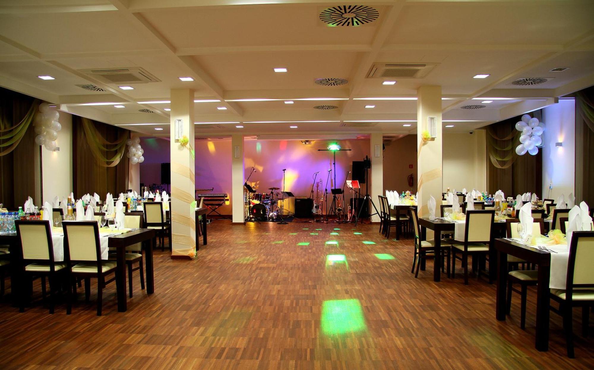 Hotel Aviator Kielce "Business Hotel Medical & Spa" Bagian luar foto