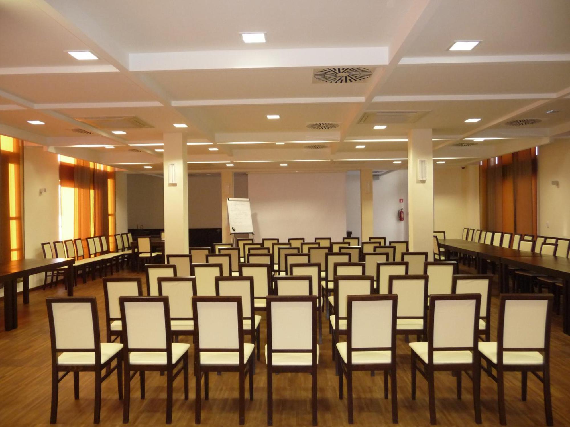 Hotel Aviator Kielce "Business Hotel Medical & Spa" Bagian luar foto