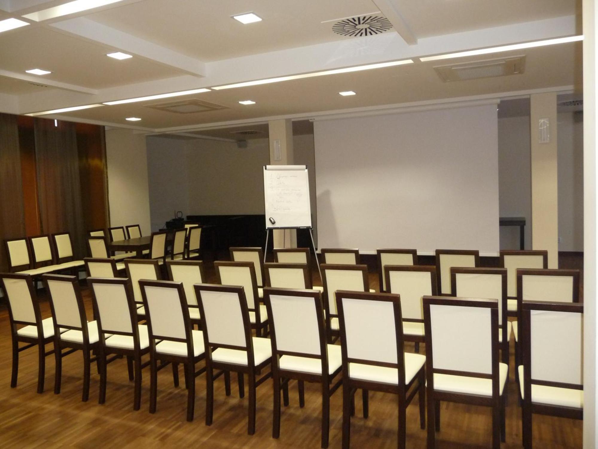 Hotel Aviator Kielce "Business Hotel Medical & Spa" Bagian luar foto