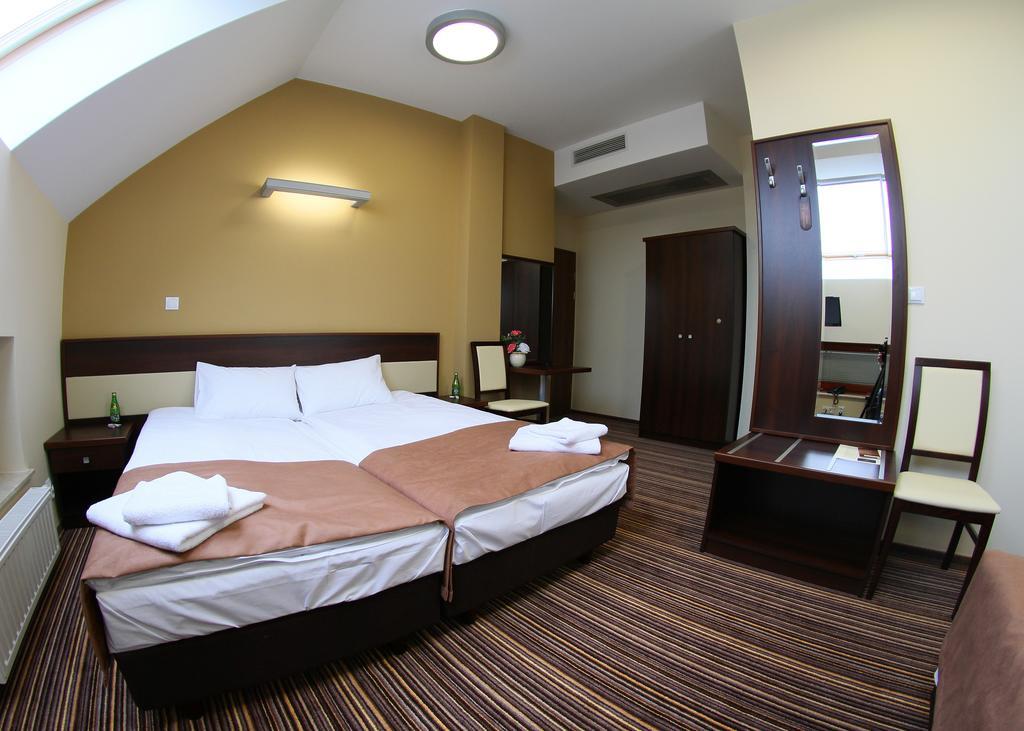 Hotel Aviator Kielce "Business Hotel Medical & Spa" Bagian luar foto